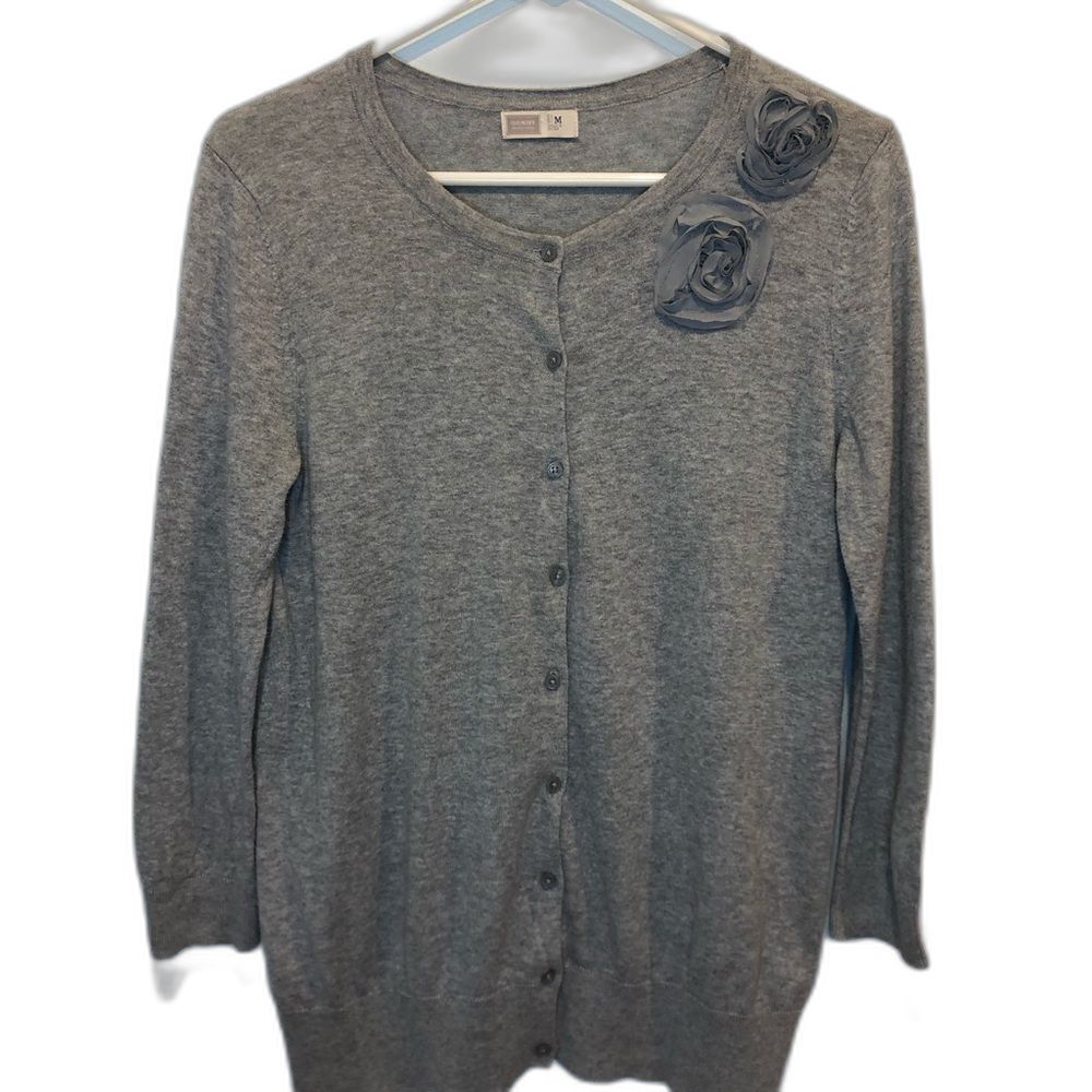 Old Navy Size Medium gray scoop neck cardigan with flower accents at left neck